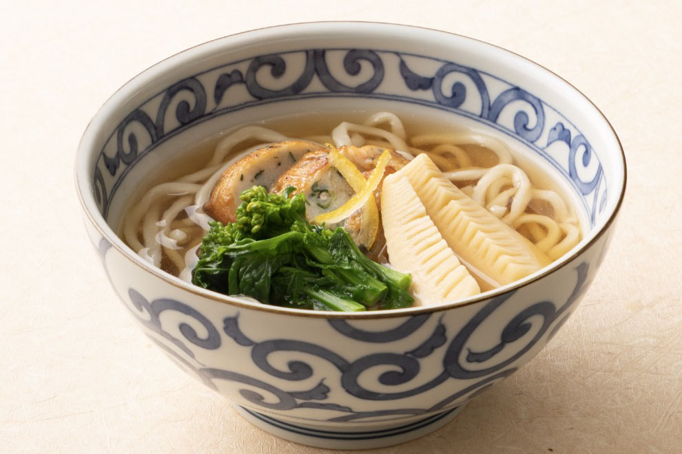 【春のおすすめ】旬を味わう「海老入り薩摩揚げと菜の花のうどん」販売開始